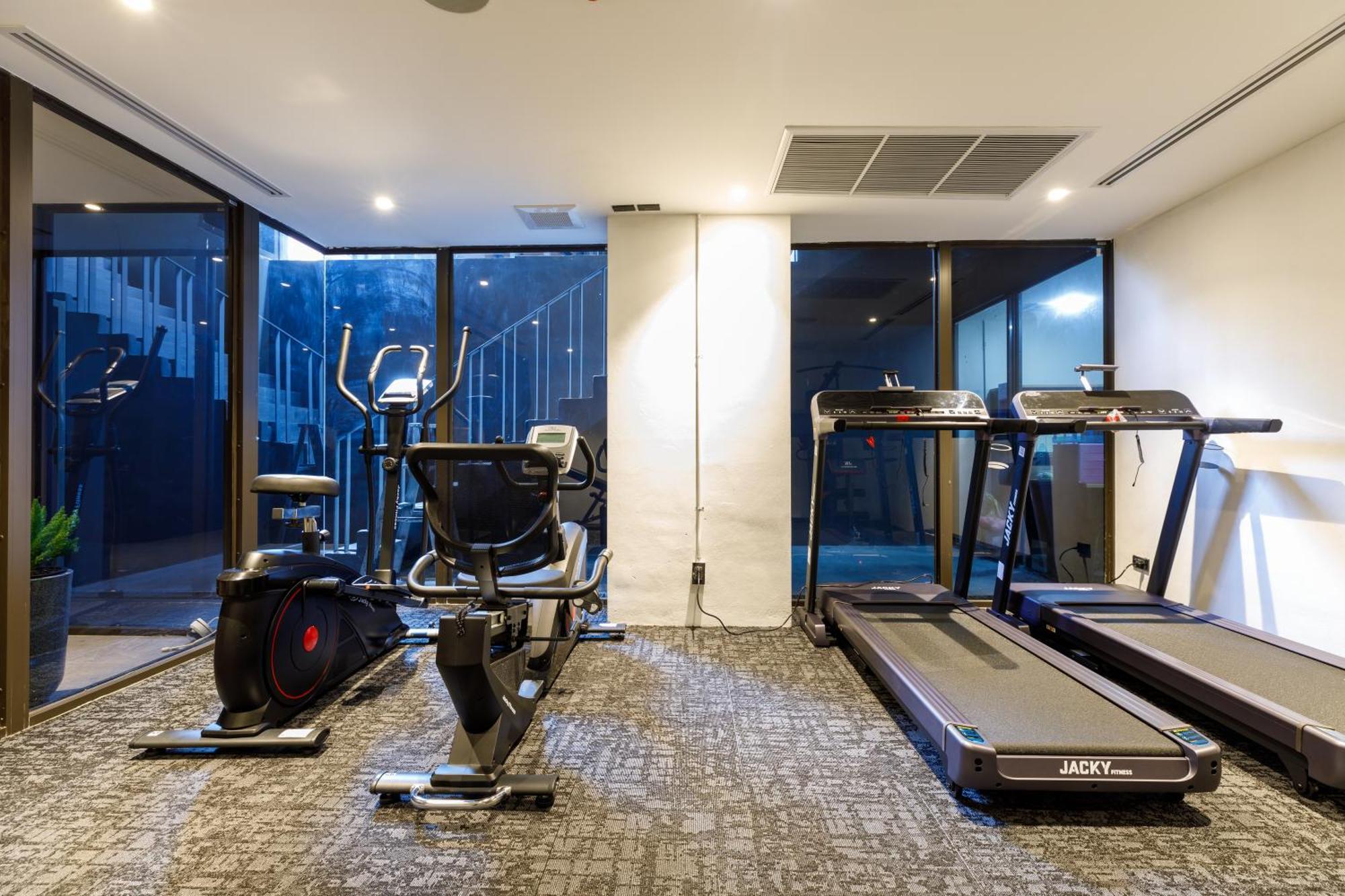 Benjarong Hotel Bangkok Bagian luar foto