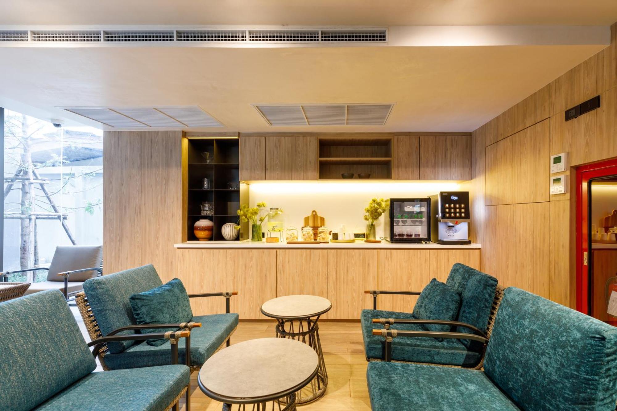 Benjarong Hotel Bangkok Bagian luar foto