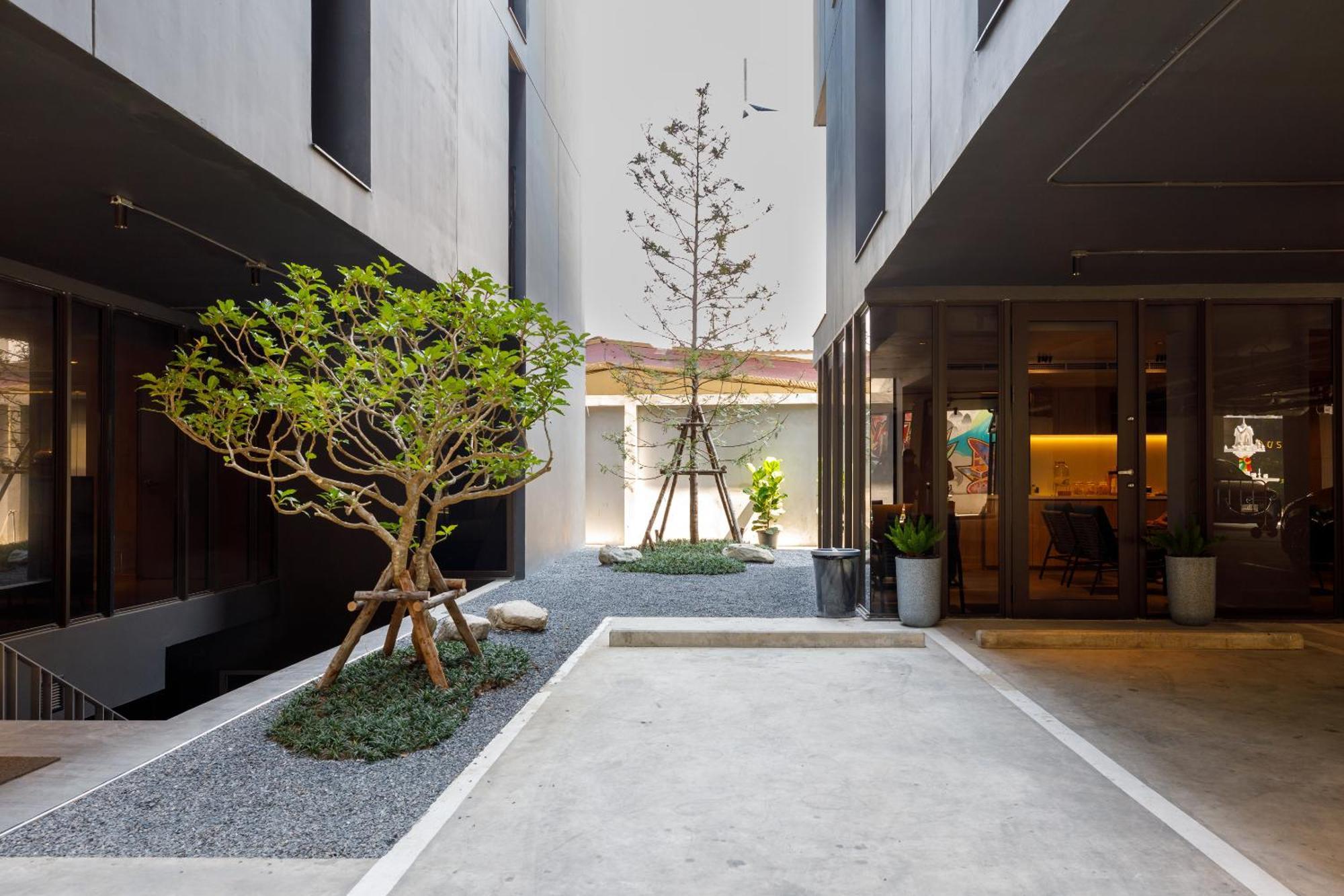 Benjarong Hotel Bangkok Bagian luar foto