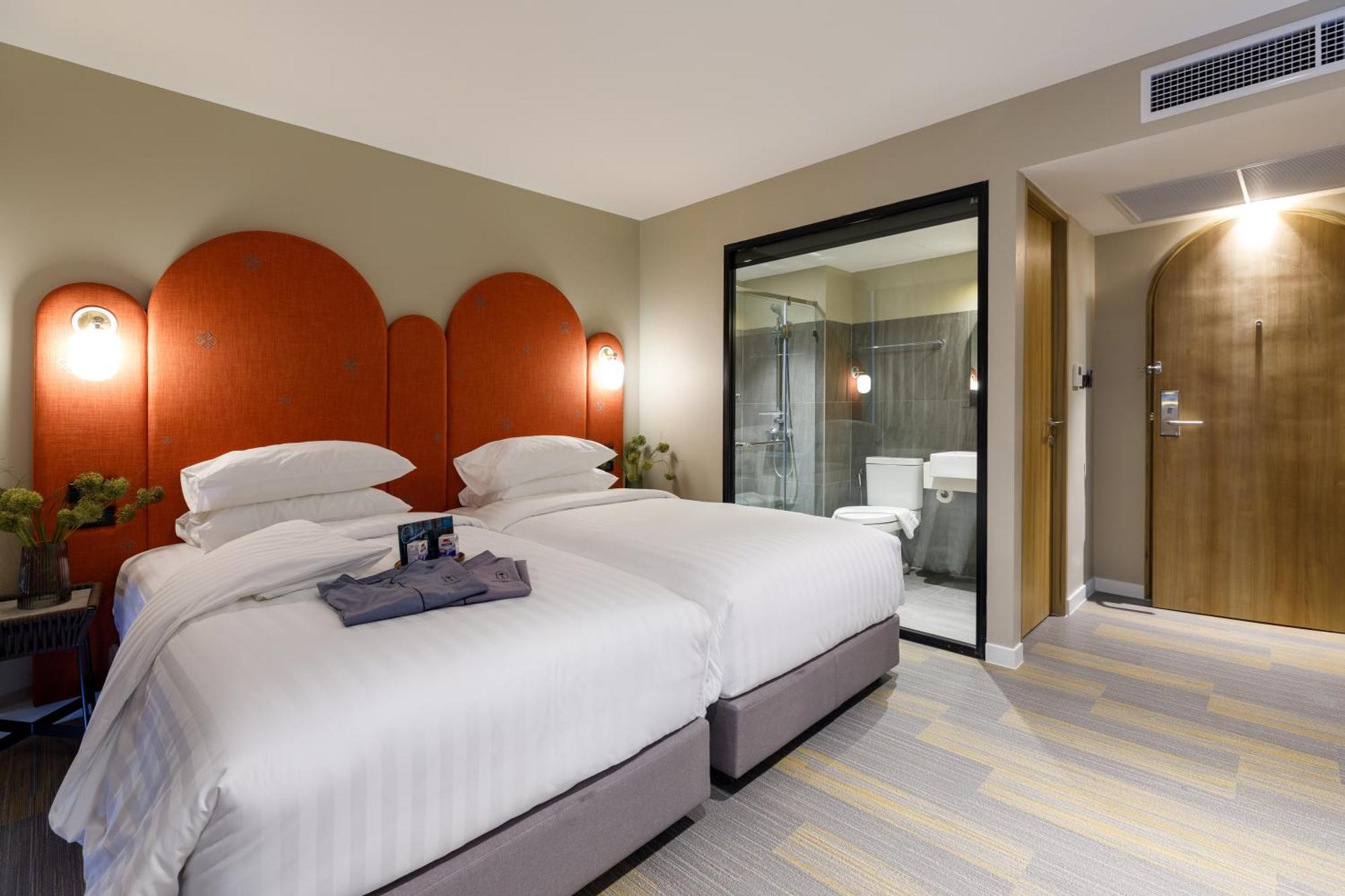 Benjarong Hotel Bangkok Bagian luar foto